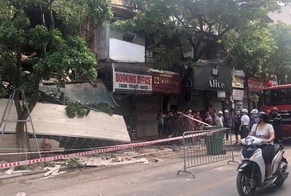Sập nhà trên phố Hàng Bông, Hà Nội: Nhận định nguyên nhân ban đầu - Sputnik Việt Nam