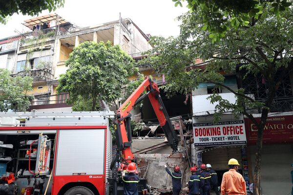 Sập nhà trên phố Hàng Bông, Hà Nội: Nhận định nguyên nhân ban đầu - Sputnik Việt Nam