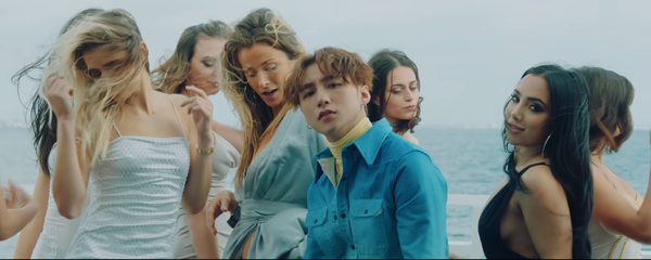 SƠN TÙNG M-TP | HÃY TRAO CHO ANH ft. Snoop Dogg  - Sputnik Việt Nam