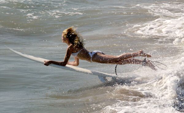 Nữ minh tinh Cameron Diaz tại trường quay bộ phim “Các thiên thần Charlie 2” ở Malibu, California - Sputnik Việt Nam