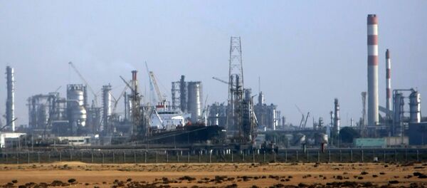 Khai thác dầu mỏ - Sputnik Việt Nam