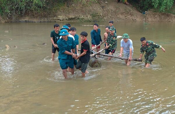 Việt Nam lại phát hiện quả bom khủng 330kg có bán kính sát thương 500m - Sputnik Việt Nam