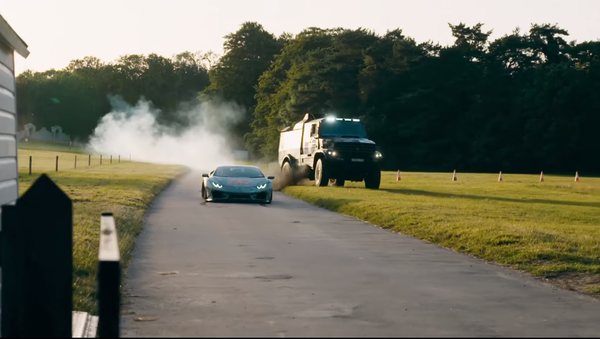 KamAZ và Lamborghini Huracan đã tổ chức một cuộc đấu tay đôi (Video) - Sputnik Việt Nam