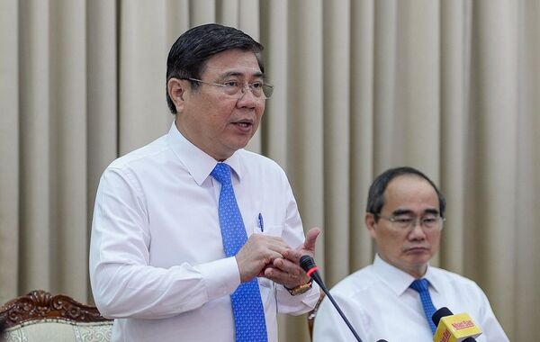 Chủ tịch Nguyễn Thành Phong cam kết thực hiện nghiêm kết luận thanh tra Thủ Thiêm Chủ tịch Nguyễn Thành Phong cam kết thực hiện nghiêm kết luận thanh tra Thủ Thiêm - Sputnik Việt Nam
