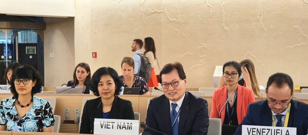 Đại sứ Dương Chí Dũng (người thứ 3 từ trái sang) và đoàn đại biểu Việt Nam tham dự phiên thảo luận về “Quyền phụ nữ và biến đổi khí hậu: hành động về khí hậu, thực tiễn và bài học tốt”.  - Sputnik Việt Nam