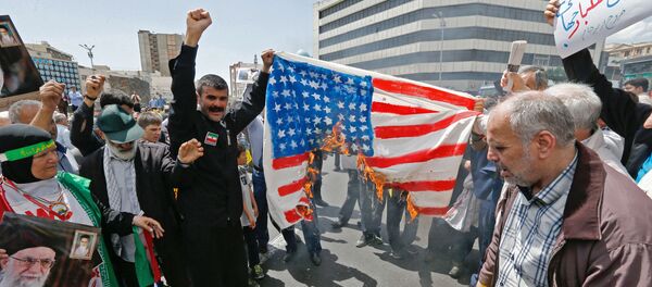 Cờ Mỹ, Tehran, Iran - Sputnik Việt Nam