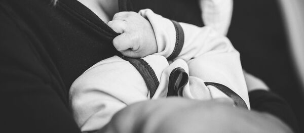 nuôi con bằng sữa mẹ - Sputnik Việt Nam