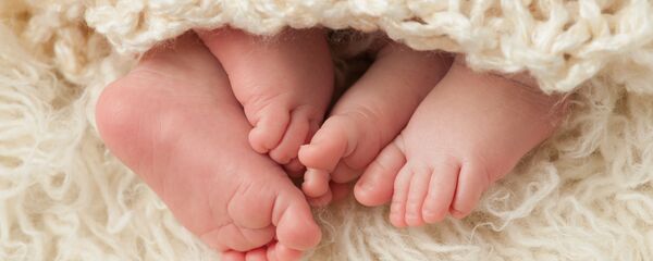 Cặp song sinh sơ sinh - Sputnik Việt Nam