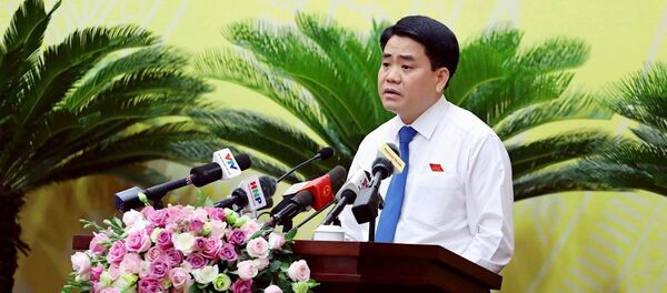 Chủ tịch UBND TP Nguyễn Đức Chung tại phiên chất vấn - Sputnik Việt Nam