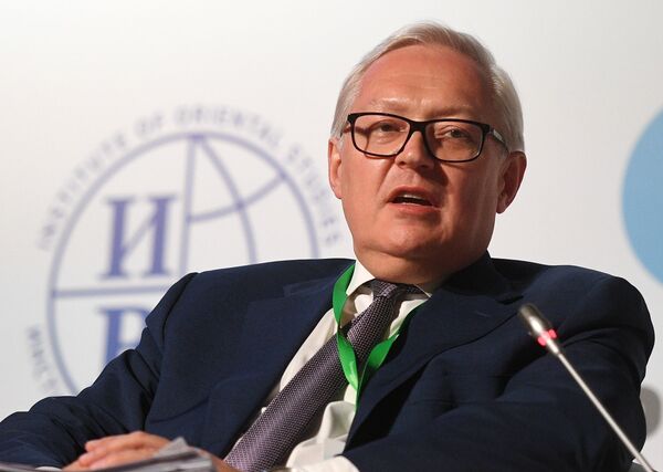 Mỹ rút khỏi Hiệp ước Bầu trời Mở, nhưng muốn nhìn trộm Nga bằng đôi mắt người khác - Sputnik Việt Nam