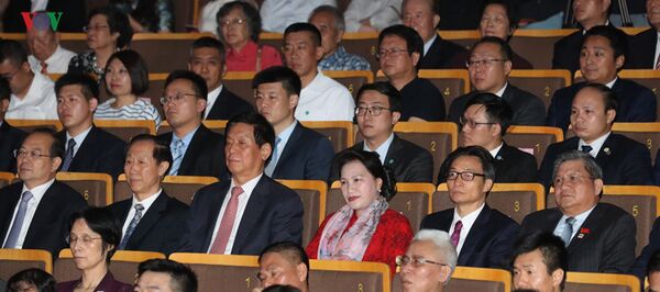 Hai Chủ tịch Quốc hội dự chương trình nghệ thuật Nhịp cầu hữu nghị. - Sputnik Việt Nam