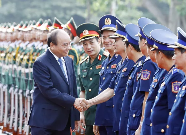 Thủ tướng Nguyễn Xuân Phúc với các cán bộ, sỹ quan chỉ huy của Bộ Tư lệnh Cảnh sát biển Việt Nam. Thủ tướng Nguyễn Xuân Phúc với các cán bộ, sỹ quan chỉ huy của Bộ Tư lệnh Cảnh sát biển Việt Nam. - Sputnik Việt Nam