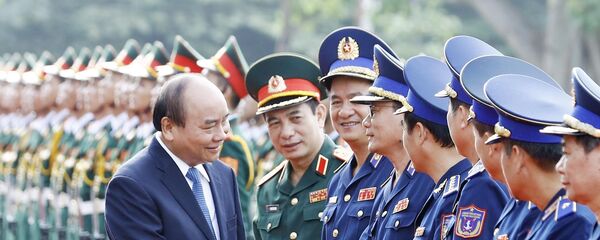 Thủ tướng Nguyễn Xuân Phúc với các cán bộ, sỹ quan chỉ huy của Bộ Tư lệnh Cảnh sát biển Việt Nam. Thủ tướng Nguyễn Xuân Phúc với các cán bộ, sỹ quan chỉ huy của Bộ Tư lệnh Cảnh sát biển Việt Nam. - Sputnik Việt Nam
