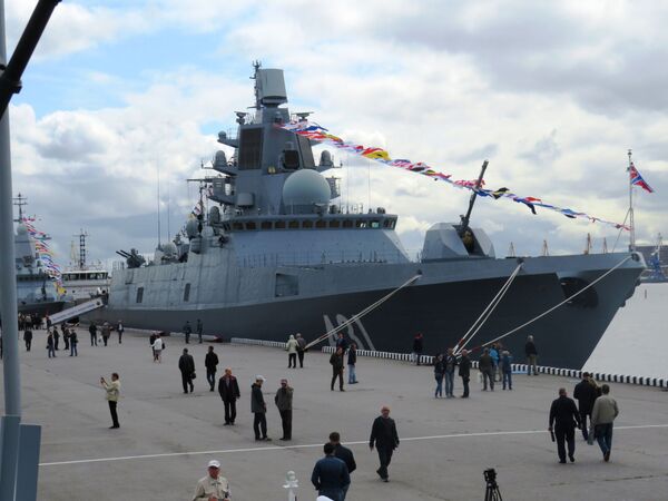 IMDS-2019: nhóm các nhà báo được mời lên các tàu chiến thuộc Hạm đội Baltic - Sputnik Việt Nam