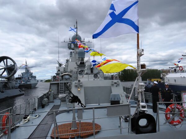 IMDS-2019: nhóm các nhà báo được mời lên các tàu chiến thuộc Hạm đội Baltic - Sputnik Việt Nam