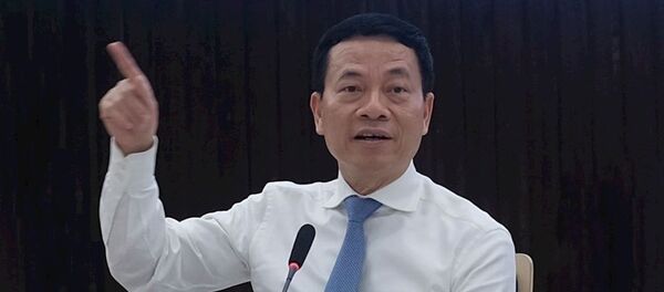 Bộ trưởng TTTT Nguyễn Mạnh Hùng đã có buổi gặp gỡ các doanh nghiệp công nghệ thông tin phía Nam. - Sputnik Việt Nam