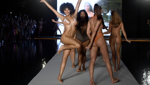 Tuần lễ thời trang bãi biển Miami Swim Week 2019 - Sputnik Việt Nam