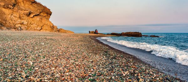 Bãi biển trong vịnh Thủy Tinh ở Vladivostok, Nga  - Sputnik Việt Nam
