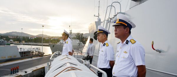 Sỹ quan và thủy thủ tàu Hộ vệ tên lửa 016 bắt đầu chuyến thăm Liên bang Nga.  - Sputnik Việt Nam