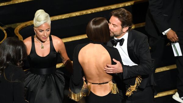 Lady Gaga, Irina Shayk và Bradley Cooper - Sputnik Việt Nam