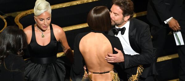 Lady Gaga, Irina Shayk và Bradley Cooper - Sputnik Việt Nam