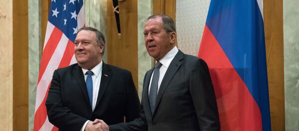 Ngoại trưởng Nga Sergei Lavrov và Ngoại trưởng Mỹ Mike Pompeo  - Sputnik Việt Nam