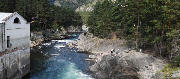 Công viên giải trí mạo hiểm tại trạm thủy điện Chemalsky, khu vực Altai Công viên giải trí mạo hiểm tại trạm thủy điện Chemalsky, khu vực Altai - Sputnik Việt Nam