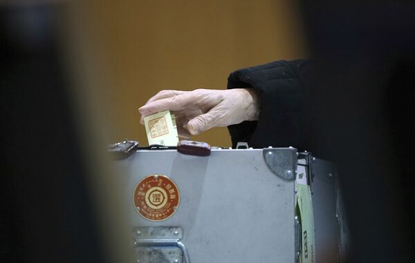 Thắng lợi của liên minh Shinzo Abe trong bầu cử mở ra triển vọng gì cho Nhật Bản và thế giới? Thắng lợi của liên minh Shinzo Abe trong bầu cử mở ra triển vọng gì cho Nhật Bản và thế giới? - Sputnik Việt Nam