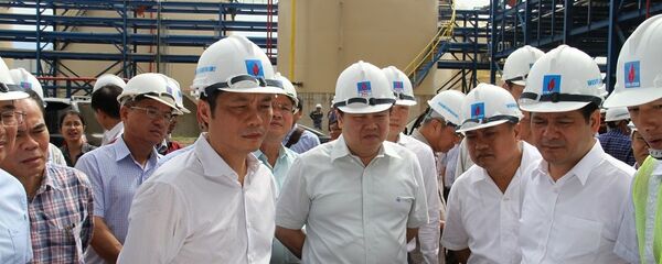 Lãnh đạo Bộ Công Thương, Ủy ban QLVNNTDN, Tập đoàn Dầu khí Việt Nam, Tỉnh Thái Bình xem sơ đồ thi công NMNĐ Thái Bình 2.  - Sputnik Việt Nam