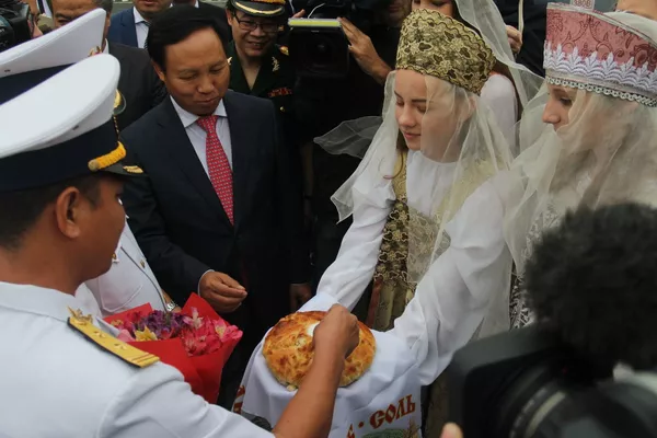 Nghi thức long trọng chào đón tàu khu trục Quang Trung của Lực lượng Hải quân Việt Nam tại Vladivostok Nghi thức long trọng chào đón tàu khu trục Quang Trung của Lực lượng Hải quân Việt Nam tại Vladivostok - Sputnik Việt Nam