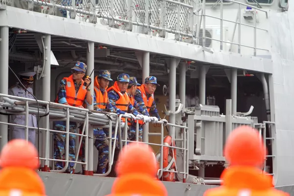 Nghi thức long trọng chào đón tàu khu trục Quang Trung của Lực lượng Hải quân Việt Nam tại Vladivostok Nghi thức long trọng chào đón tàu khu trục Quang Trung của Lực lượng Hải quân Việt Nam tại Vladivostok - Sputnik Việt Nam