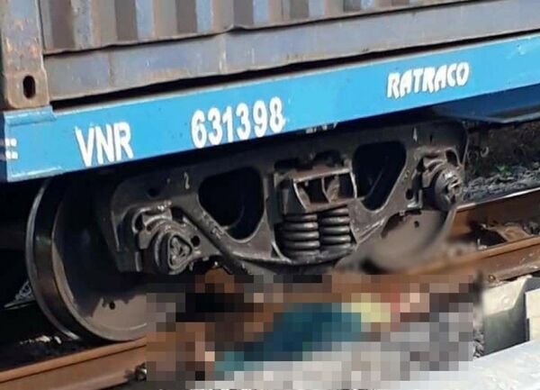 Mẹ ca sĩ Châu Việt Cường tử vong dưới bánh xe tàu hỏa Mẹ ca sĩ Châu Việt Cường tử vong dưới bánh xe tàu hỏa - Sputnik Việt Nam