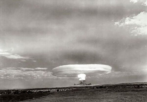 Đất đá bị nung chảy. Nơi thử nghiệm những quả bom nhiệt hạch mạnh nhất - Sputnik Việt Nam