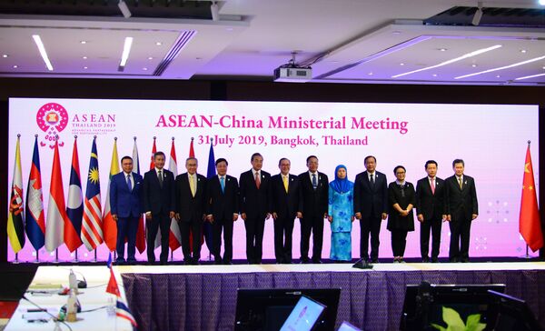 Trung Quốc và ASEAN làm ví dụ cho Ấn Độ về cách tiếp cận thực dụng tới RCEP Trung Quốc và ASEAN làm ví dụ cho Ấn Độ về cách tiếp cận thực dụng tới RCEP - Sputnik Việt Nam