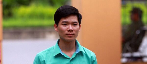 BS Hoàng Công Lương bị tuyên án 30 tháng tù giam về tội vô ý làm chết người trong vụ tai biến chạy thận tại Hoà Bình khiến 8 người tử vong - Sputnik Việt Nam