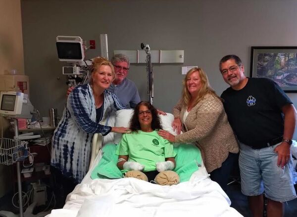 Vuốt ve cún cưng và mất hết chân tay Vuốt ve cún cưng và mất hết chân tay - Sputnik Việt Nam