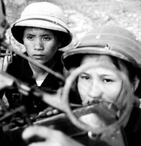 Phóng viên chiến trường: Hình ảnh chân thực với khát khao hòa bình - Sputnik Việt Nam