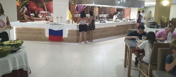 Khách sạn Tây Ban Nha kể chi tiết vụ bê bối với quốc kỳ Nga - Sputnik Việt Nam