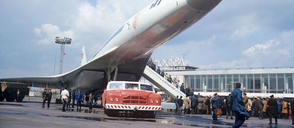 Máy bay chở khách phản lực siêu âm TU-144. Sân bay Sheremetyevo - Sputnik Việt Nam