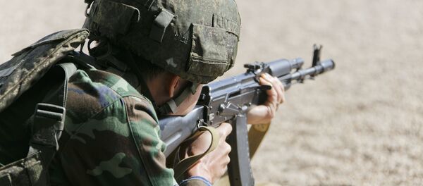 Các chiến sĩ  đội “anh nuôi” QĐND Việt Nam vượt qua kỳ kiểm tra chuẩn mực xạ kích trong khuôn khổ cuộc thi Bếp dã chiến”  - Sputnik Việt Nam