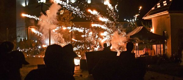 Những người ủng hộ cựu Tổng thống Kyrgyzstan Almazbek Atambayev trong chiến dịch đặc biệt tại làng Koy-Tash - Sputnik Việt Nam