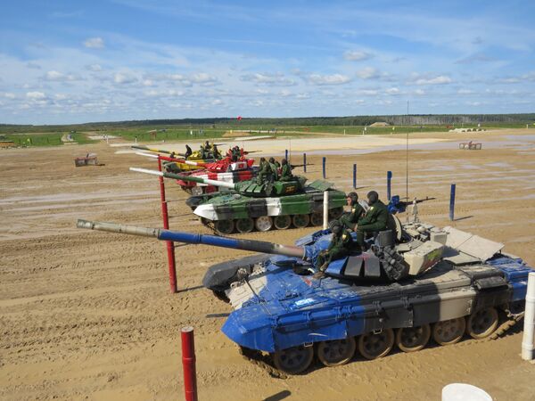 Đội tuyển xe tăng Việt Nam xuất sắc đứng nhất lượt đấu bán kết đầu của bảng 2 Tank Biathlon 2019  - Sputnik Việt Nam