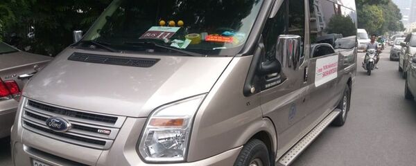 Bộ GTVT trình dự thảo quy định xe đưa đón khách mới sau vụ học sinh trường Gateway chết xe đưa đón học sinh của nhà trường. - Sputnik Việt Nam