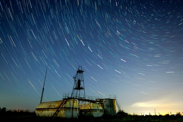 Bầu trời đầy sao ở tỉnh Krasnodar trong trận mưa sao băng Perseid - Sputnik Việt Nam