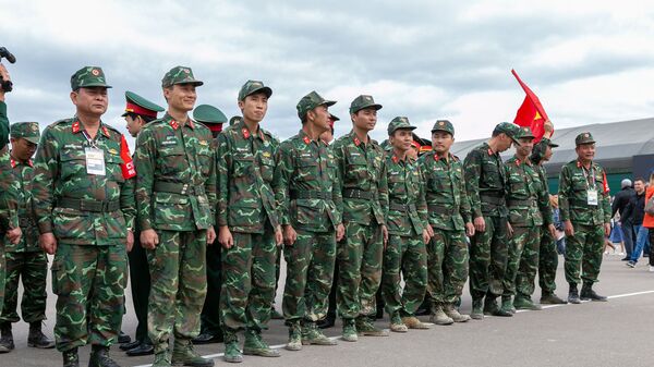 Kíp tăng đội tuyển QĐNDVN giành vị trí thứ hai trong Tank Biathlon 2019  - Sputnik Việt Nam