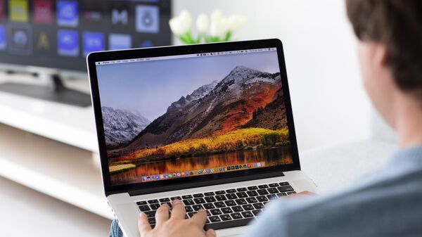 MacBook Pro - Sputnik Việt Nam