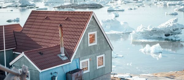 Ngôi nhà bên mép nước ở Greenland Ngôi nhà bên mép nước ở Greenland - Sputnik Việt Nam