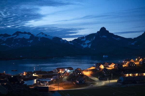 Quang cảnh thành phố đêm Tasiilaq, Greenland - Sputnik Việt Nam