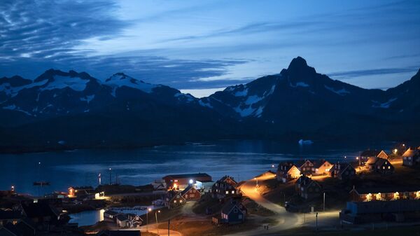 Quang cảnh thành phố đêm Tasiilaq, Greenland - Sputnik Việt Nam