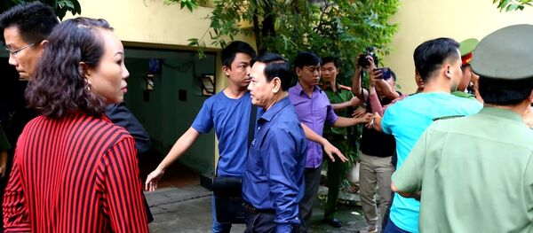 Bị cáo Nguyễn Hữu Linh đến tòa ngày 23/8/2019.  - Sputnik Việt Nam